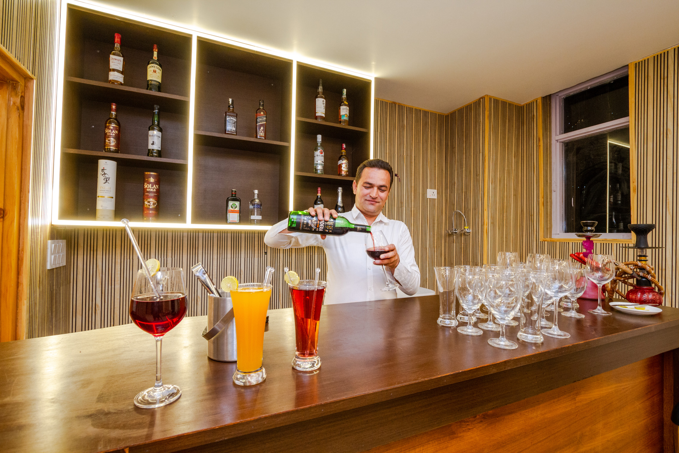 Bar and Lounge