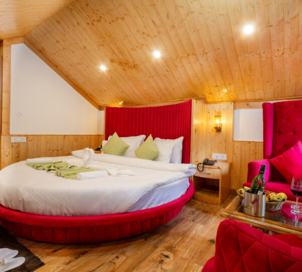 Luxury Honeymoon Suite